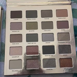 Iconic nice to naught eyeshadow pallet 20 Color’s